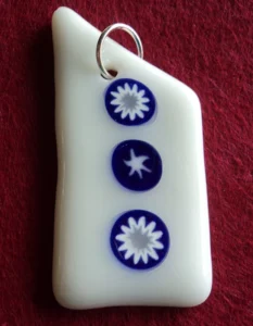 Pendentif 3 millefioris bleu fondu sur blanc