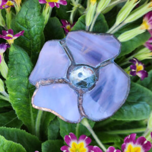 Broche 4 pétales rose sur primevères