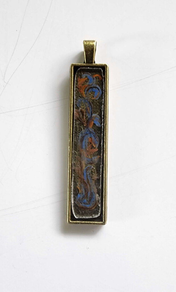 Pendentif Enluminure Lys et bleu