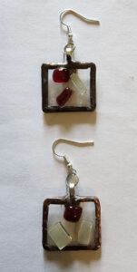 Boucles fusing éclats rouge et blanc monté Tiffany
