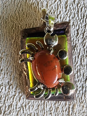 Crabe sur verre doré