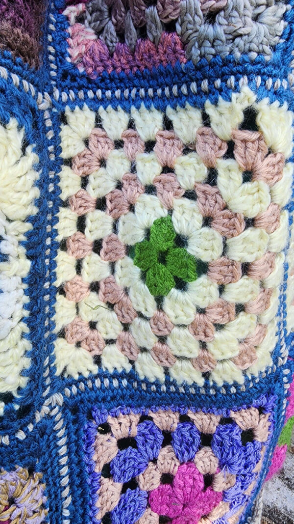 Sac besace granny détail