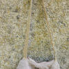 Sac au crochet beige breloque coeur