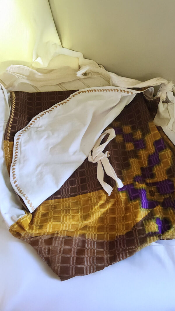 Besace en pagne africain – Tissage d’histoires et de matières