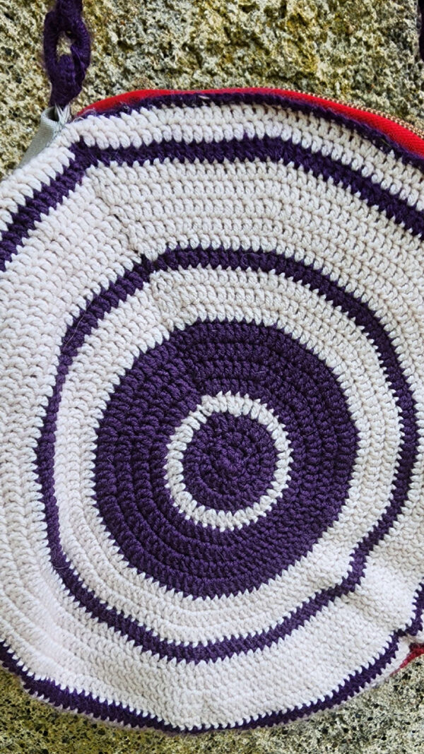 Sac à main circulaire crocheté – Le Regard du Dragon