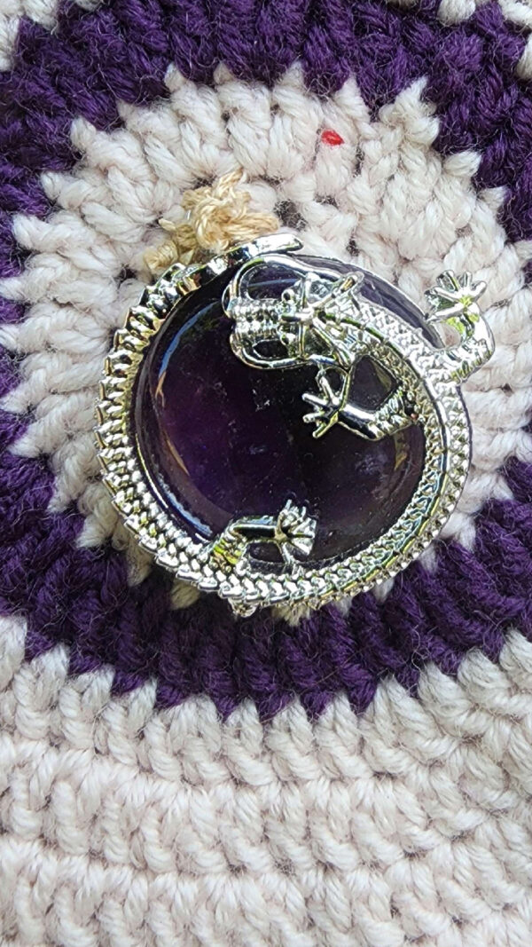 Sac à main circulaire crocheté – Le Regard du Dragon