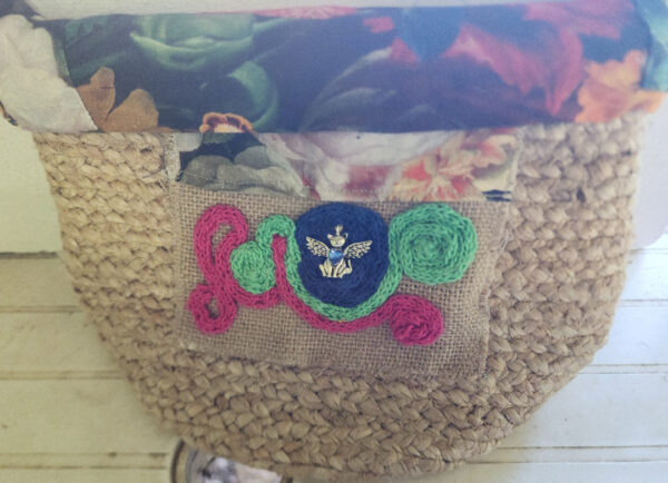 Sac en rotin – Le chat ailé et les fleurs secrètes