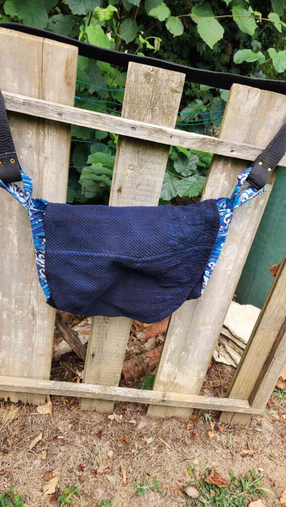 La besace en kimono de kendo, pagnes et tissu asiatique récupérés terminée !