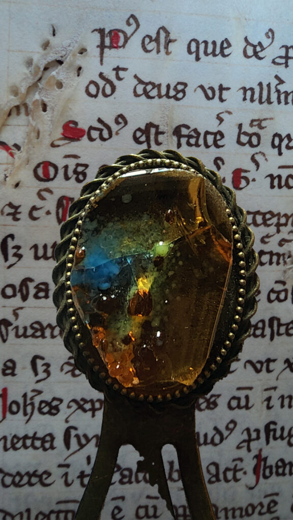 Marque page éclats d'ambre