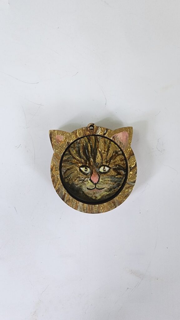 Chat peint Poste, bois, tempéra, feuille dorée