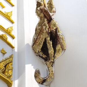 Chat'Pillon pendentif résine, ailes de papillon et feuille d'or