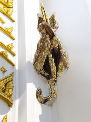 Chat'Pillon pendentif résine, ailes de papillon et feuille d'or