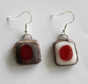 Équilibre solaire boucles d'oreilles fusing et tiffany