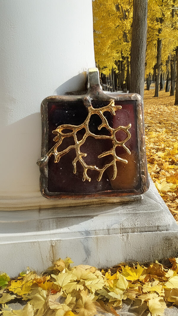 Éclat d'automne, pendentif fusing, tiffany et branche Éclat d'automne, pendentif fusing, tiffany et branche